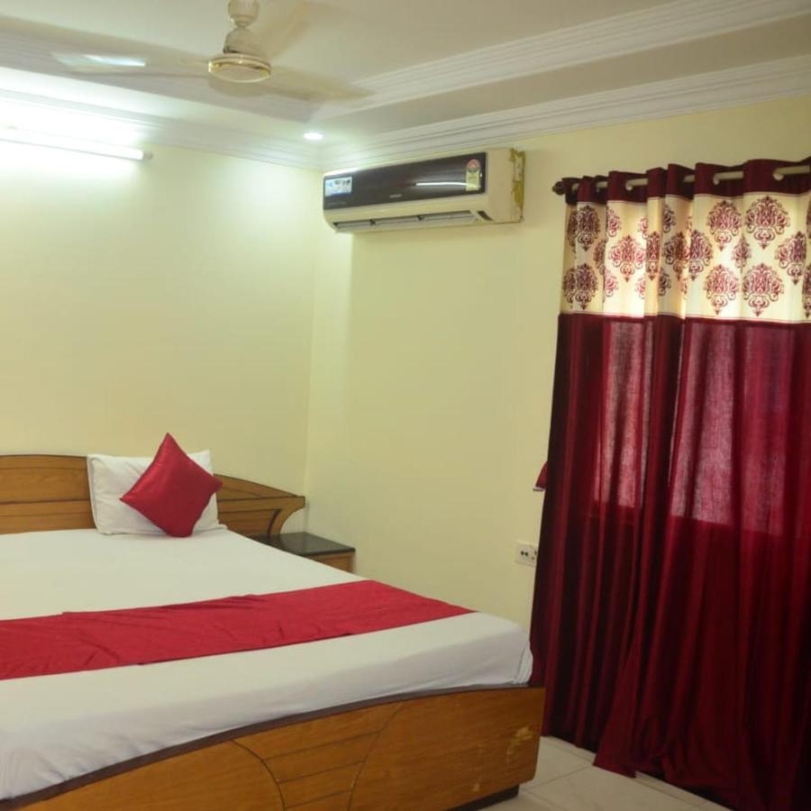 Hotel Poonam Райпур Экстерьер фото